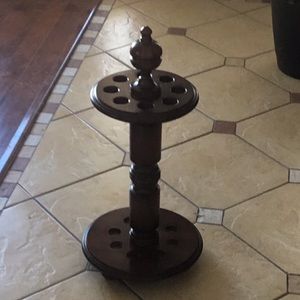 Solid wood pool cue stand, 8 cues